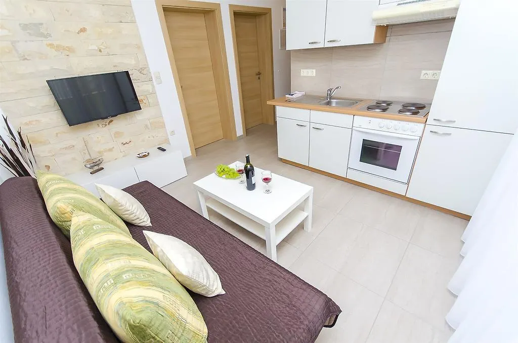 טרוגיר Apartments Slava