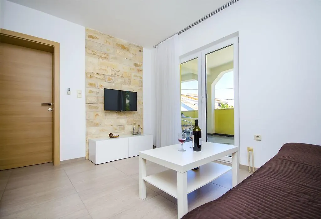 טרוגיר Apartments Slava