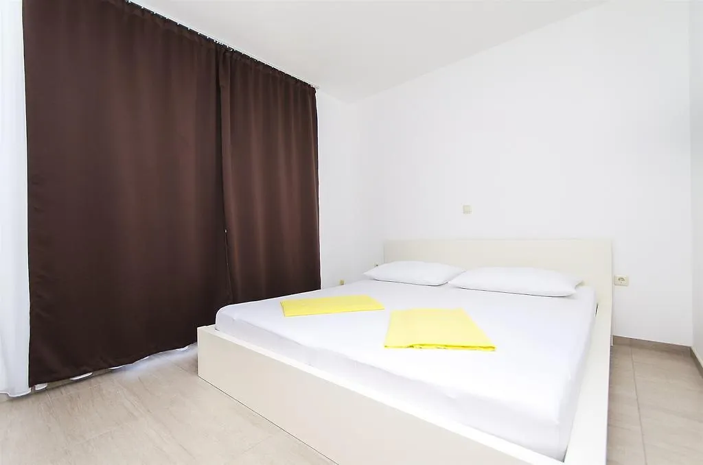 טרוגיר Apartments Slava