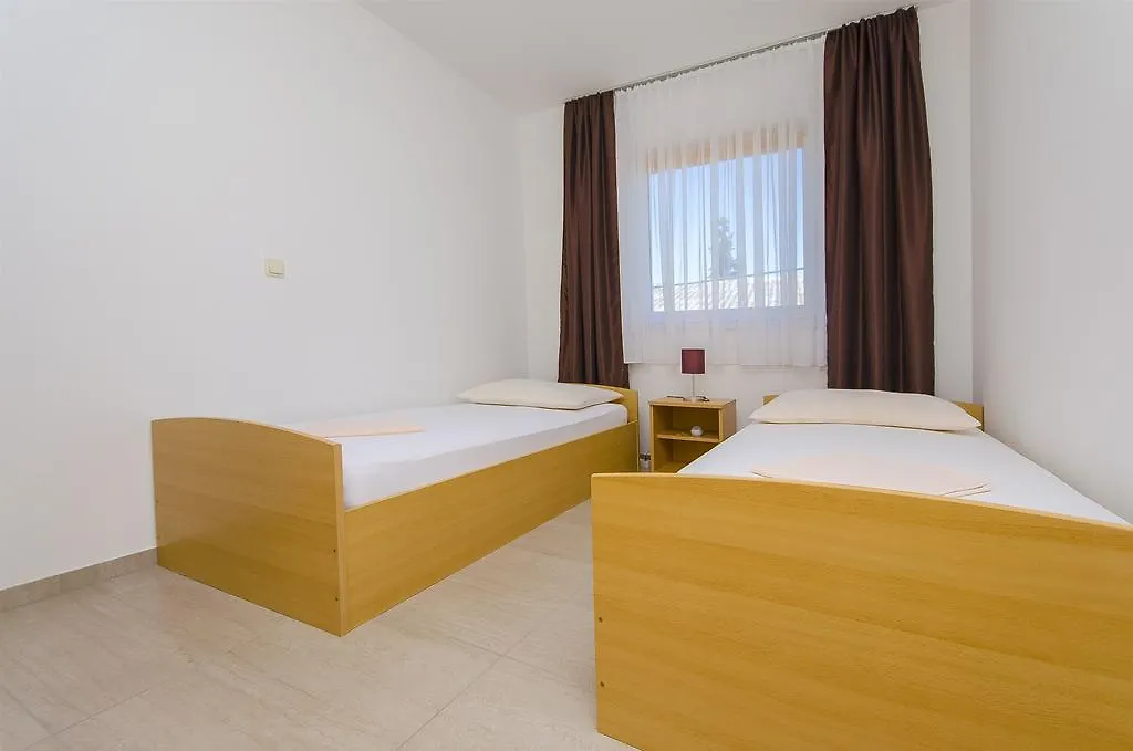 טרוגיר Apartments Slava